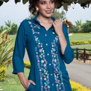 BLUSA AZUL PETROLEO Jardin Azul - Nueva Coleccion 2024 Flores de Lino