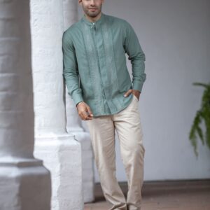 Guayabera elegante verde oliva Sendero del Valle