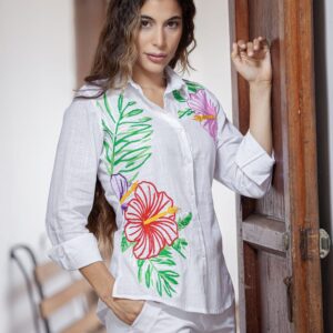 Camisa de Algodón Blanca con Flores Bordadas