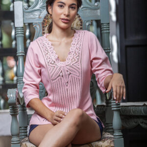 Blusa Rosa de Alta Costura Tradicional