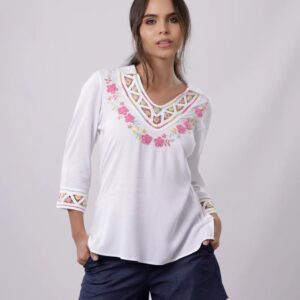 BLUSA BLANCA CON SESGOS MANGA CORTA ,BORDADO EN PASADO , ROCOCO, PATECABRA Y ARAÑAS