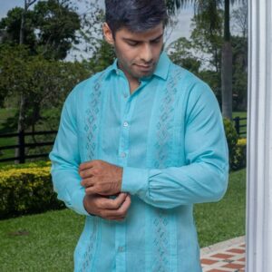 Camisa Guayabera Acuamarina Bordada a Maquina Manga Larga - Colección 2024 La Vida en Guayabera