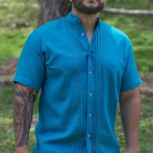 Guayabera Azul Petróleo Calada Con Cuello Ángel y Almilla - Coleccion 2024 - Raices - FRIXIO