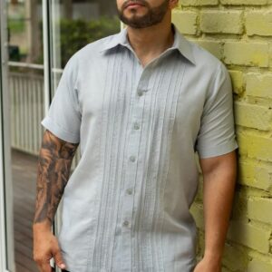 Guayabera Gris Claro Calada Cuello Ángel y Amilla - Coleccion 2024 - Raices - FRIXIO