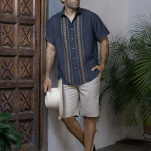 Camisa o Guayabera Bordada con Alforzas y Calado