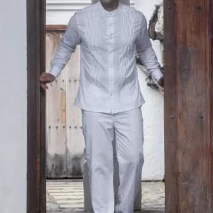Guayabera Manga Larga Blanca en Absolut Alma Heredada